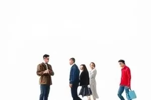 录音棚控制台上亮起的推子指示灯